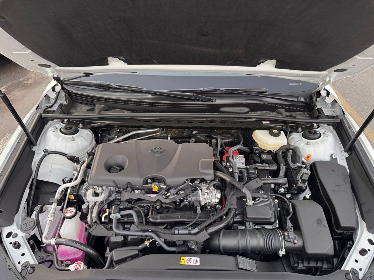 Toyota Camry 2.5L HYBRID LE AUTOMATIC TRANSMISSION ( FOR RE-EXPORT ONLY )