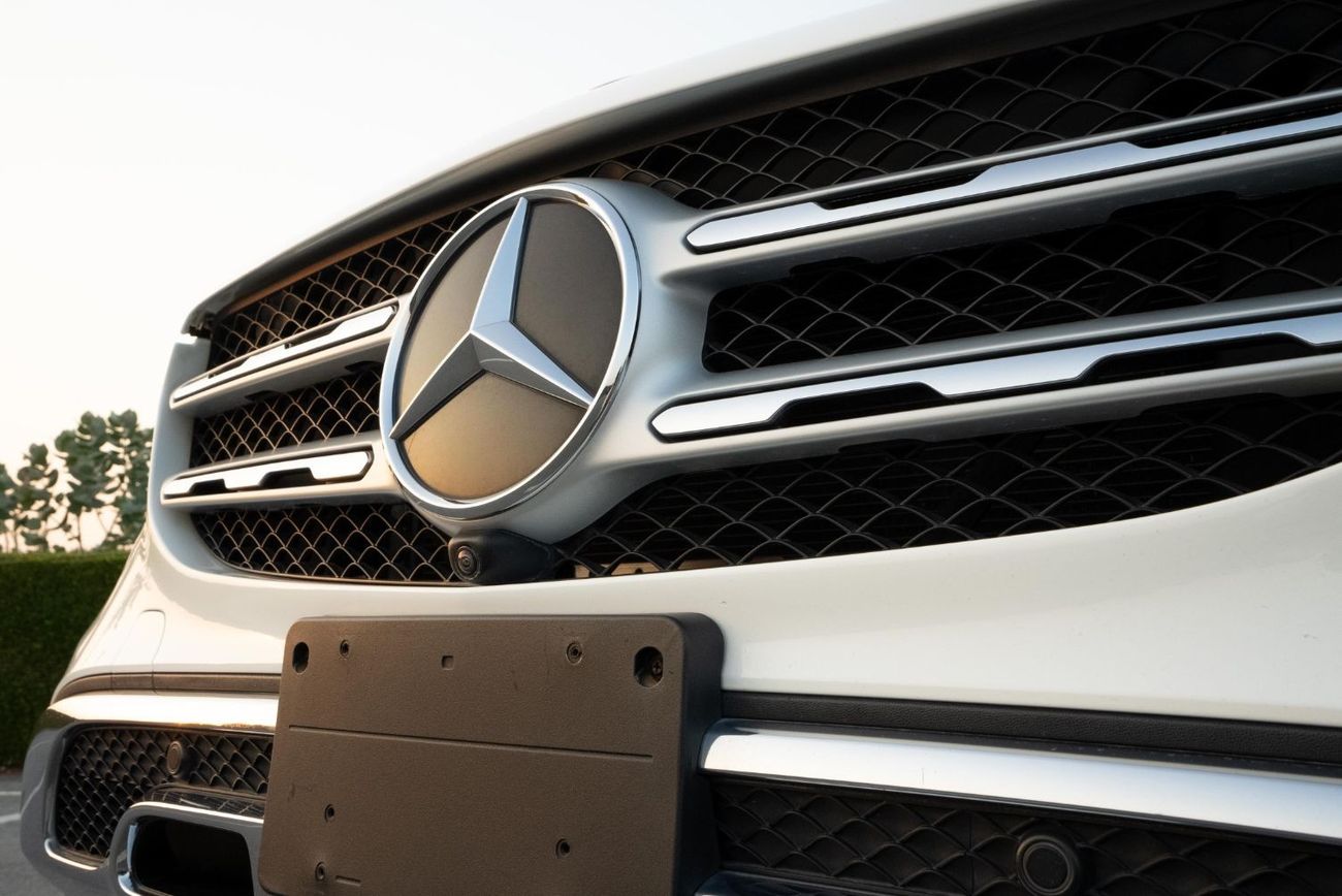 Mercedes-Benz GLC 300 3years warranty, 2 years free service, free registration, contact number 0507273386