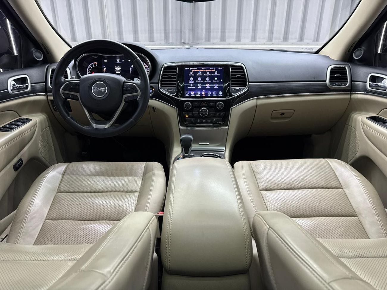 جيب جراند شيروكي Jeep Grand Cherokee | 4x4 Limited | Low mileage | Gcc