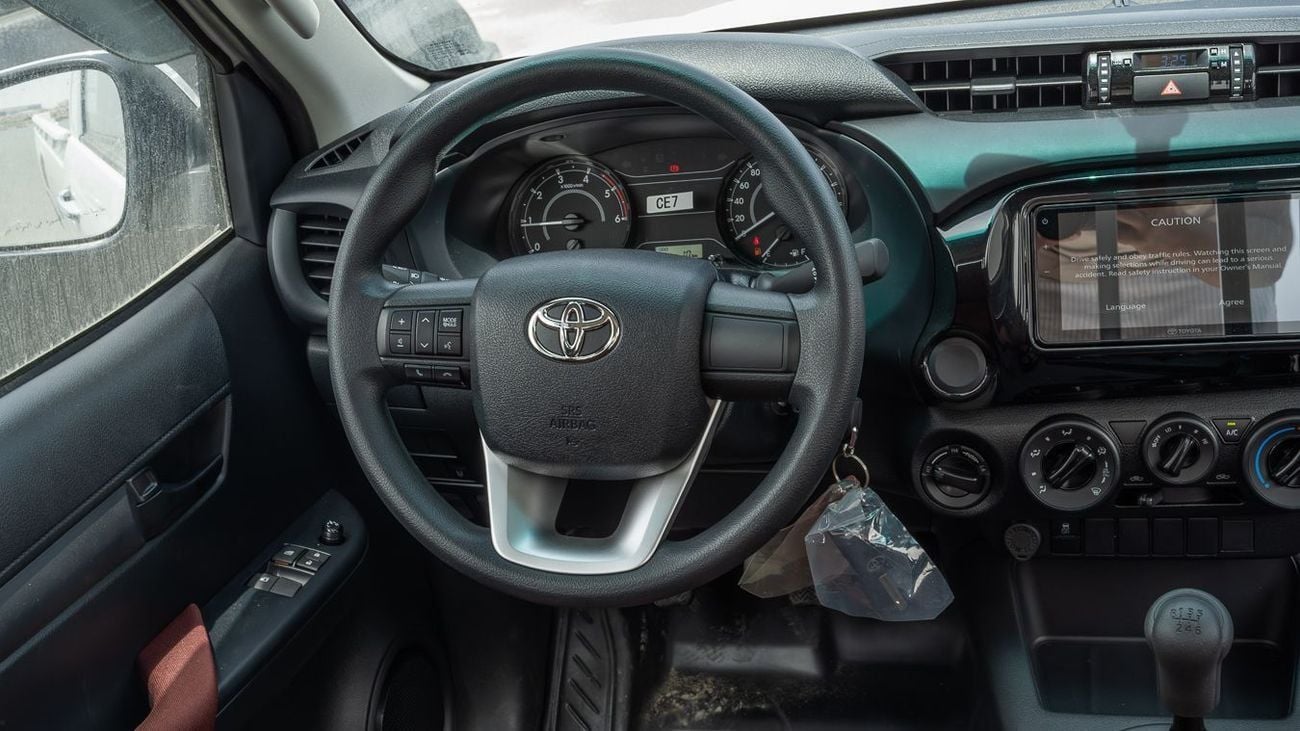 Toyota Hilux GL TOYOTA HILUX 2.4 SINGLE CABIN BASIC 4X4 MT -2026YM