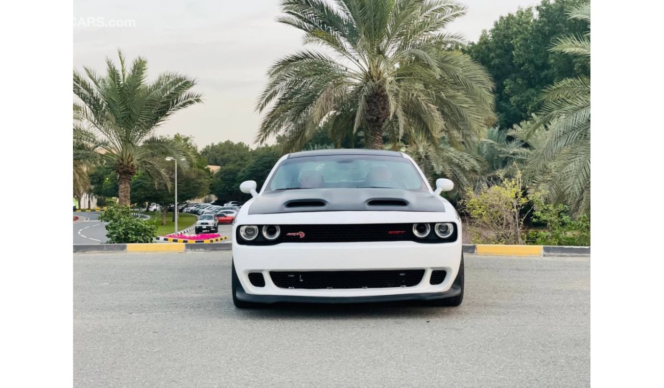 Dodge Challenger SRT8 DODGE CHALLENGER SRT MODEL 2017 VERY CLEAN CAR