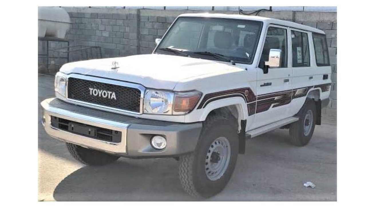 تويوتا لاند كروزر هارد توب TOYOTA LAND CRUISER HT 76 4.0 PETROL 2023