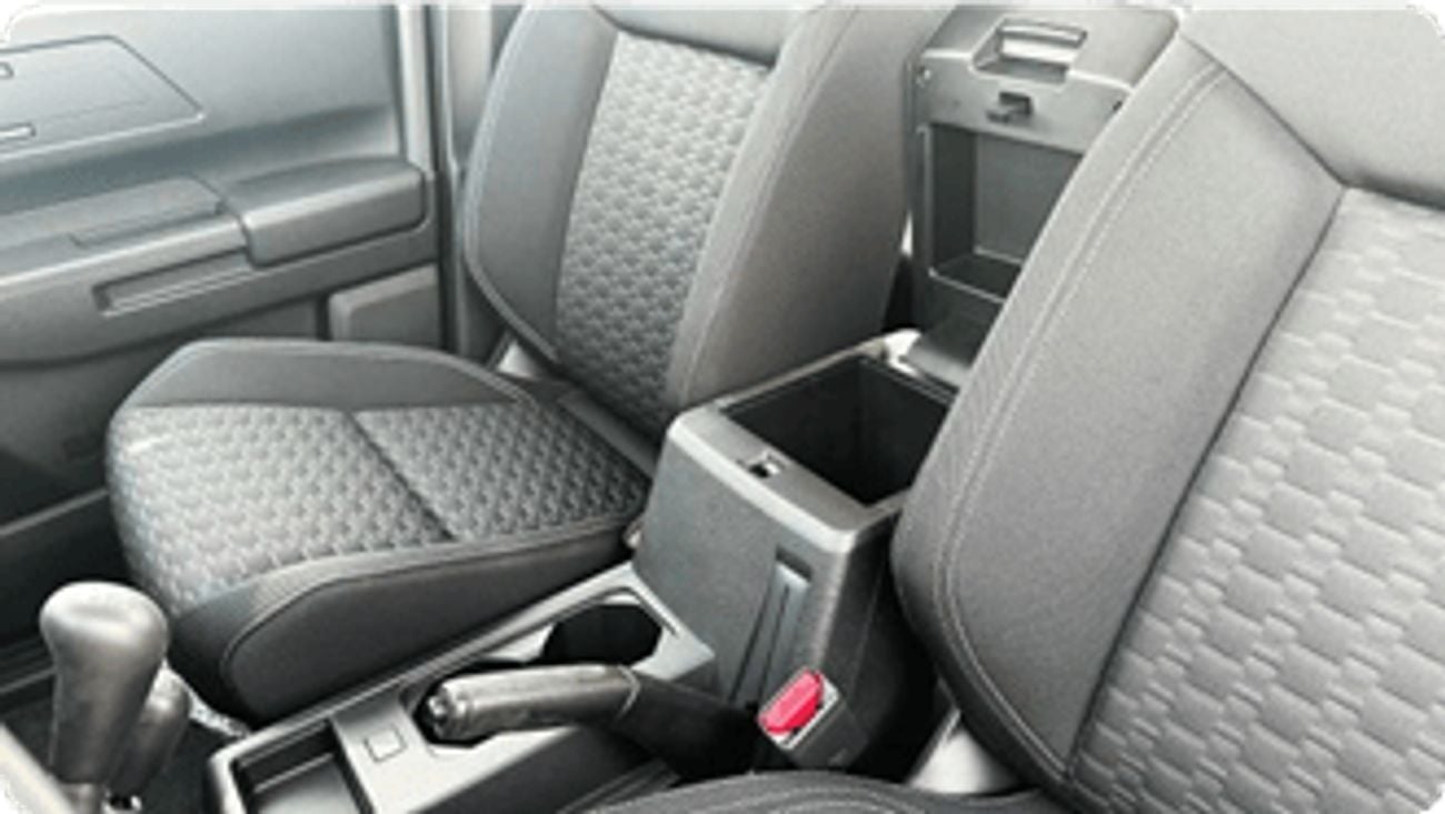 Mitsubishi L200 Mitsubishi L200 GLX Double Cab Petrol 2.4L