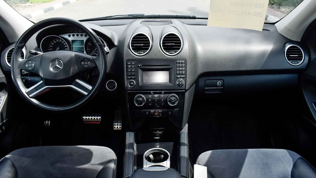 Mercedes-Benz ML 350 Badge of ML- 500 / AMG Body Kit