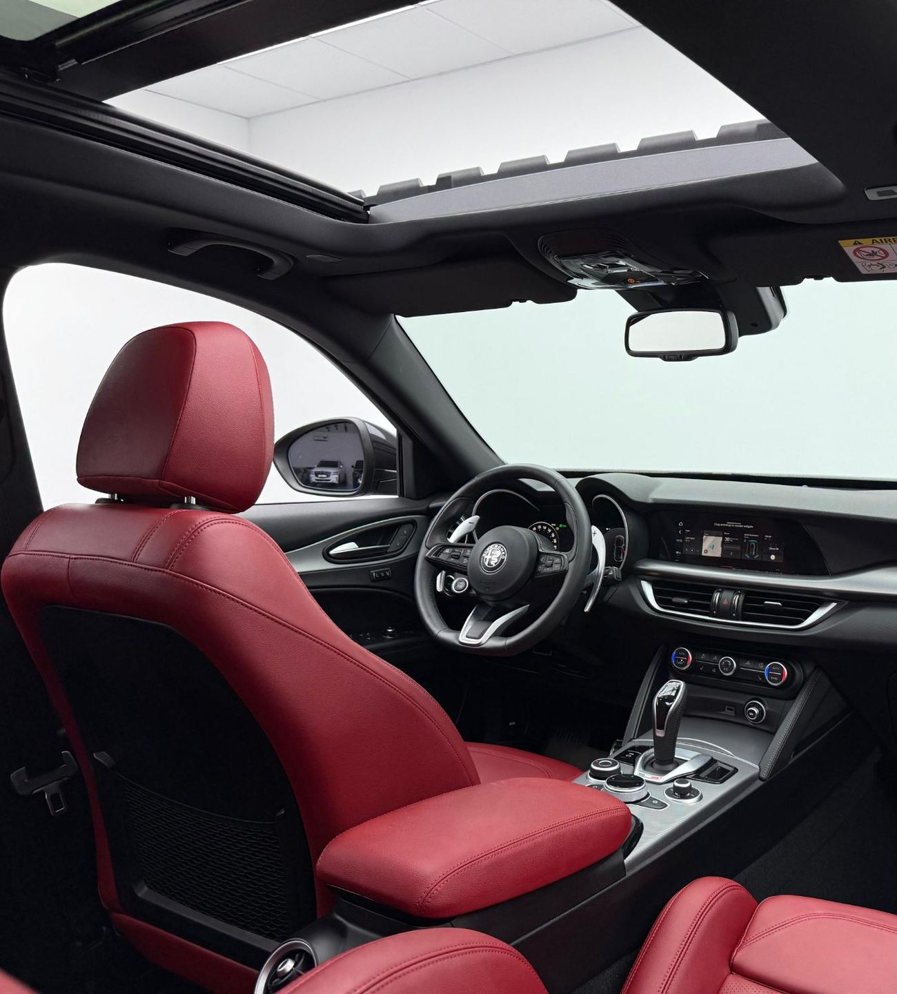 Alfa Romeo Stelvio 2024 Alfa Romeo Stelvio Veloce Q4 MCA, 2028 Agency Warranty Service, Agency FSH, GCC