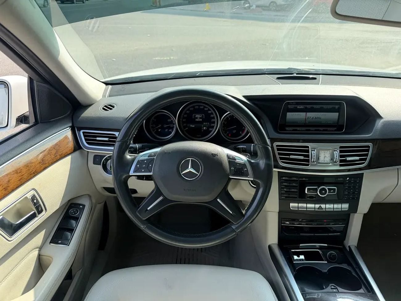 مرسيدس بنز E200 EL1 2.0L