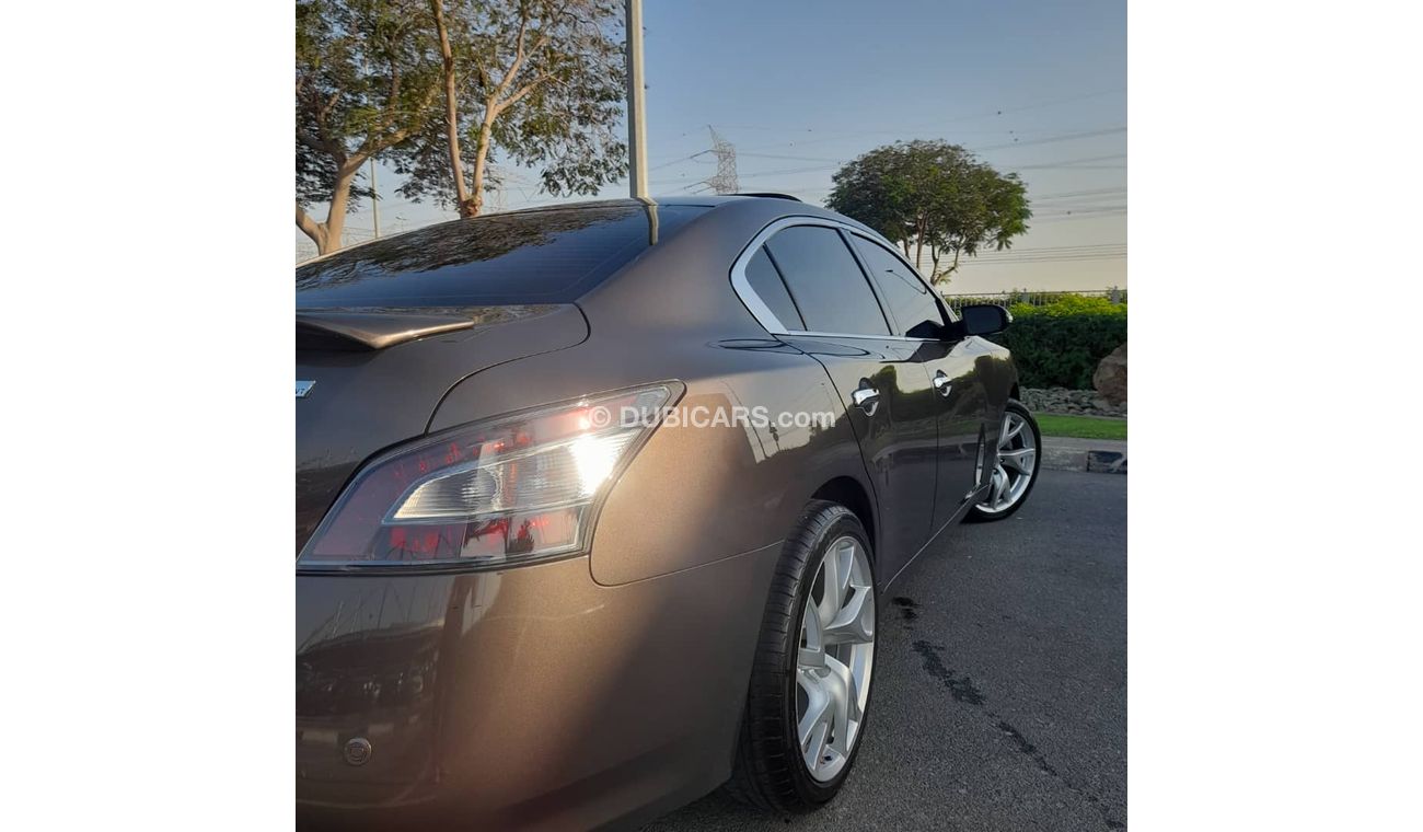 Nissan Maxima Full