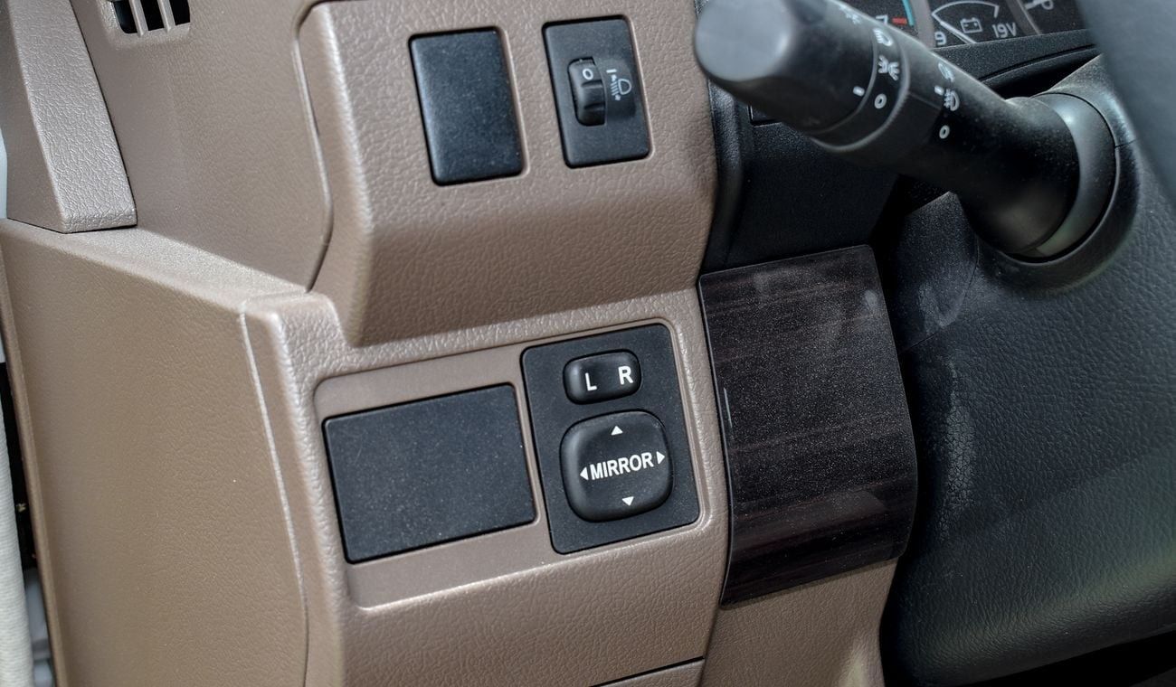 Toyota Land Cruiser Pick Up 4.0L V6 Single Cabin A/T