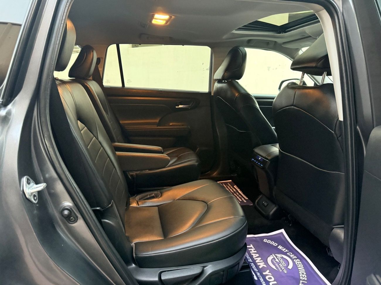 Toyota Highlander 2022 XLE LIMITED FULL OPTION 3.5 AWD USA SPEC