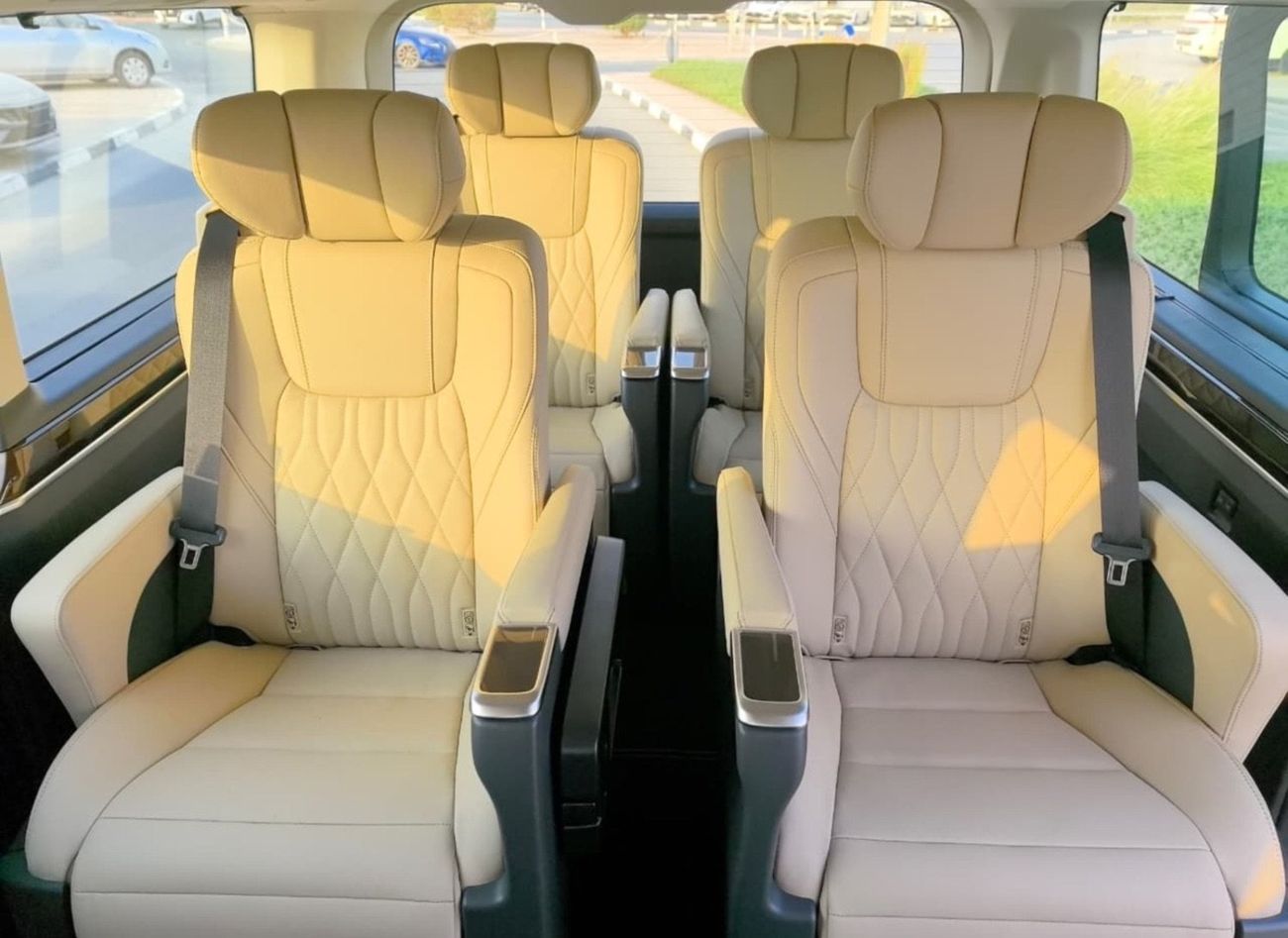 Toyota Granvia 3.5L Premium