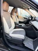 Toyota RAV4 XLE 4WD push start, leather seats 2022