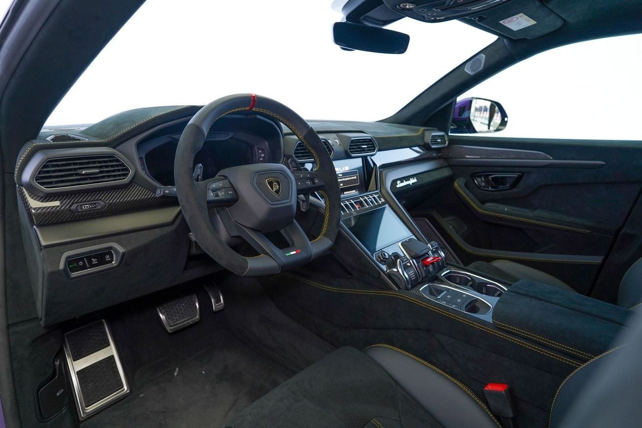 لامبورغيني اوروس 4.0T V8 Performante