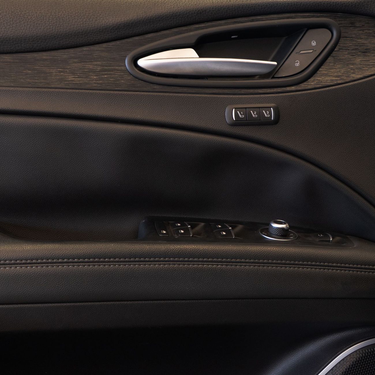 ألفا روميو ستيلفيو Super 2.0L