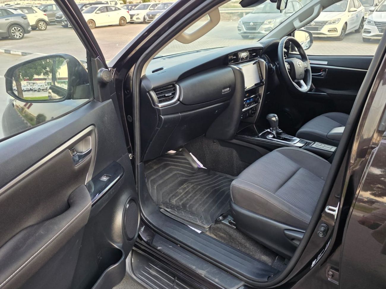 تويوتا فورتونر diesel 2.8 liter ,Right hand drive 2024 Model ,only for export available