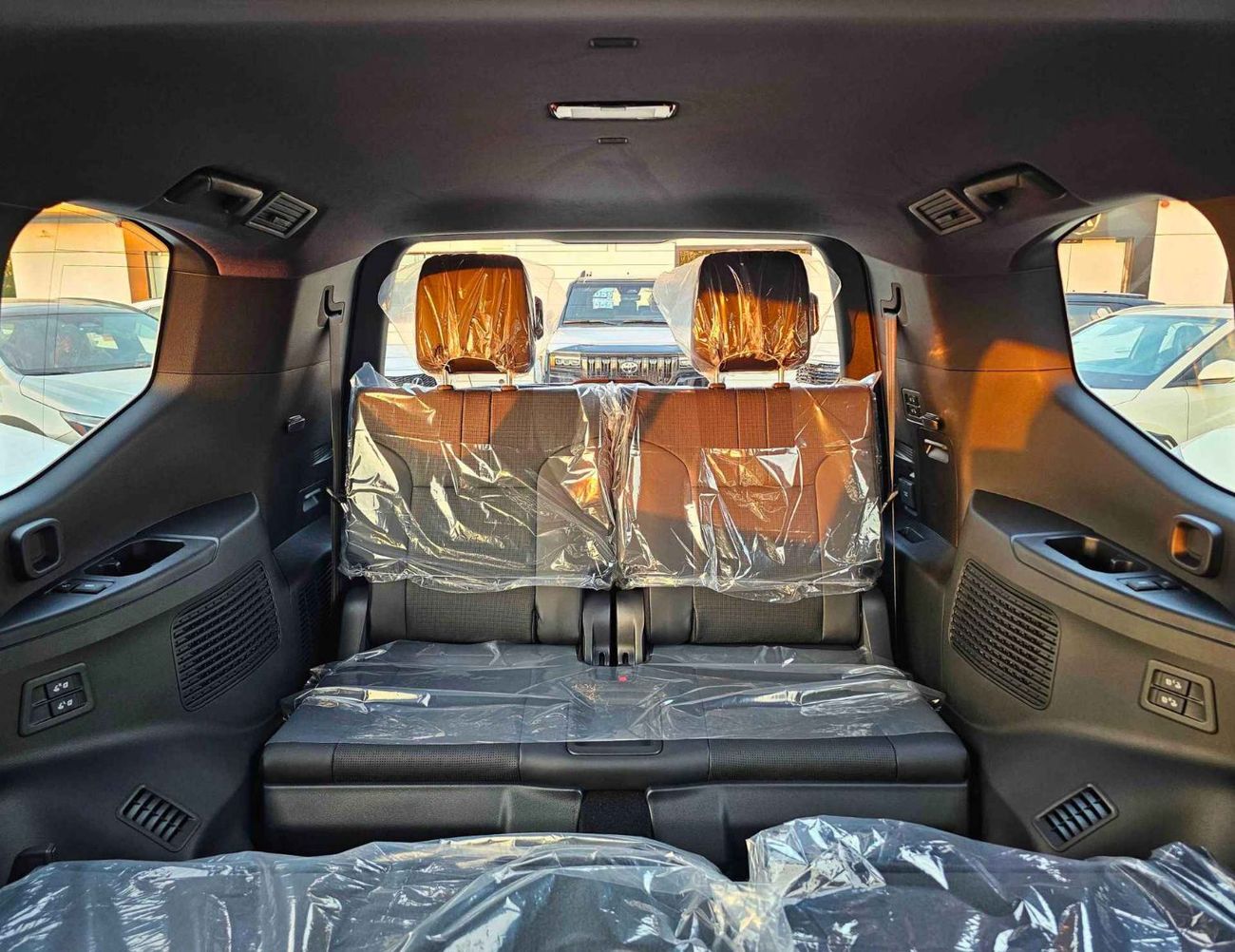 تويوتا لاند كروزر VX HYBRID / 3.5L V6 PETROL /RADAR/BIG DVD/JBL SPKRS/COOL BOX/LETAHER WITH MEMORY SEATS (CODE#VXH25)