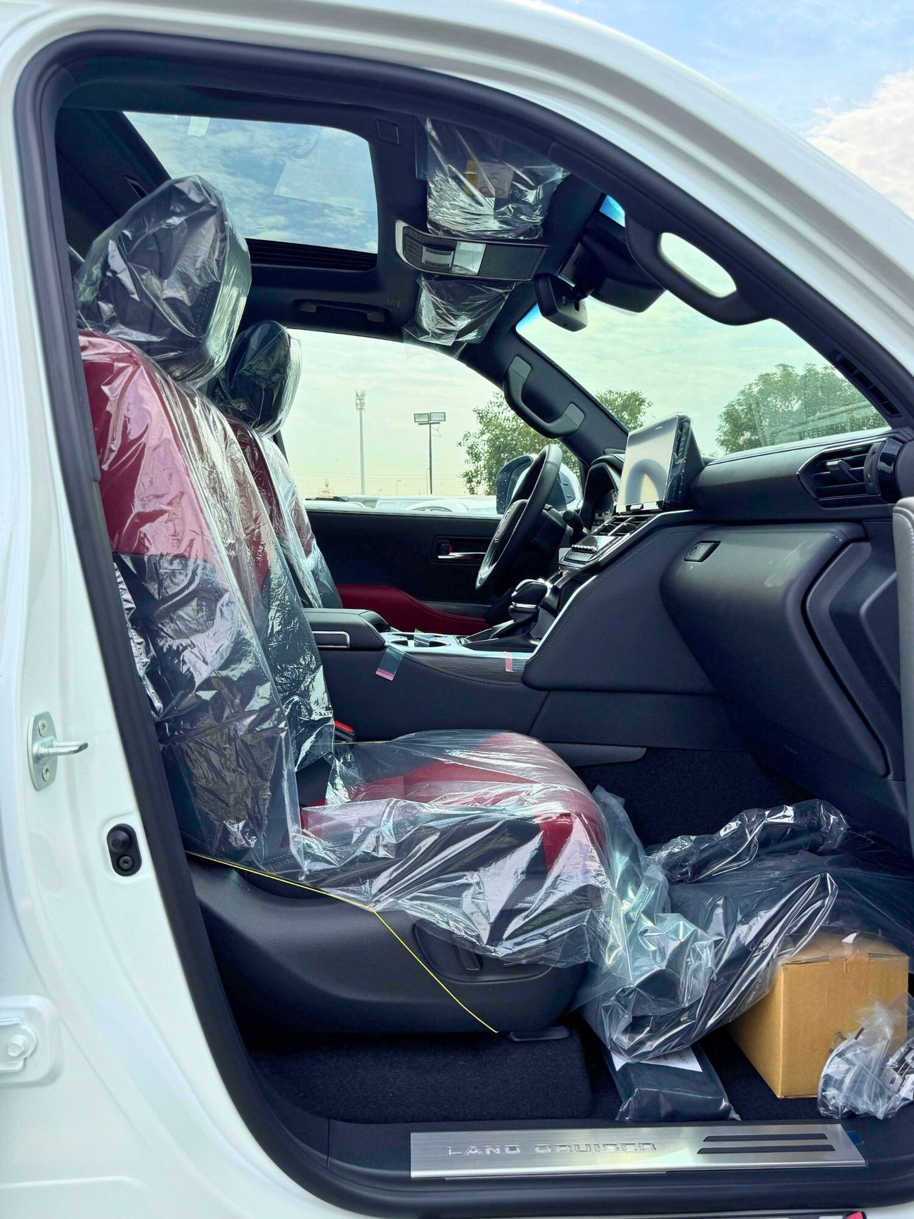 تويوتا لاند كروزر VXR / TOP VARIANT / 3.5L PETROL / 360*CAMERA / HEADUP DISPLAY / FULL OPTION (CODE# VXR31H)