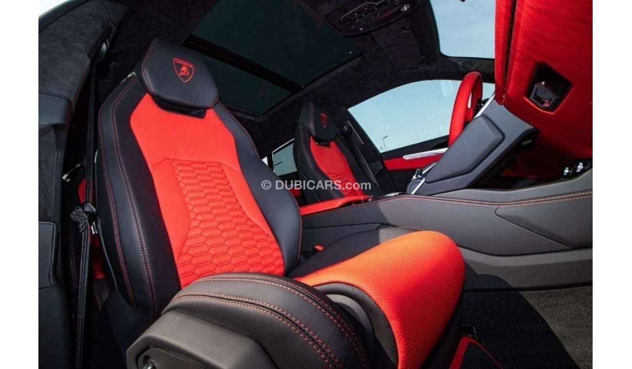 Lamborghini Urus 2023 Lamborghini Urus Turbocharged 4.0-litre V8