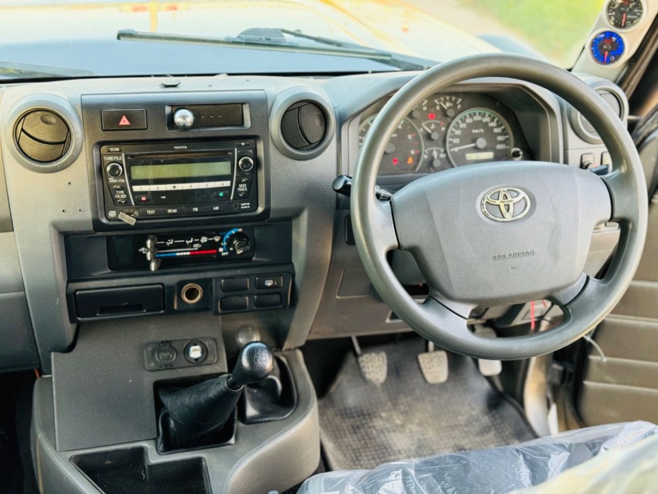 تويوتا لاند كروزر 70 Toyota Land Cruiser hardtop 5 door