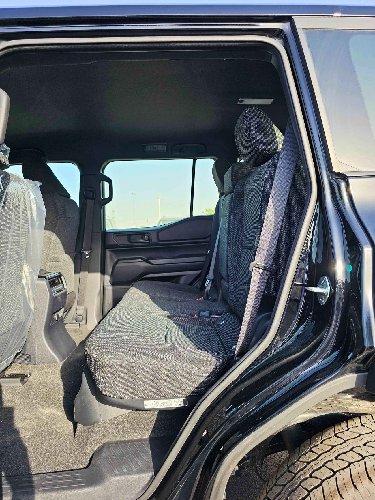 تويوتا برادو URBAN-E EURO 4 | 2.8L V4 DIESEL | DVD + CAMERA | AUTO A/C | 4WD (CODE # URBAN-E)