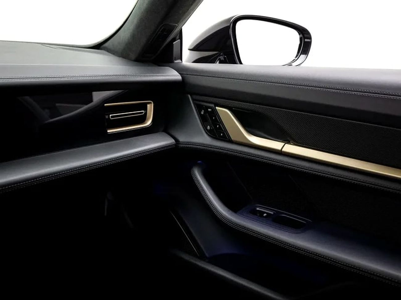 بورش تايكان Turbo S (755 HP)