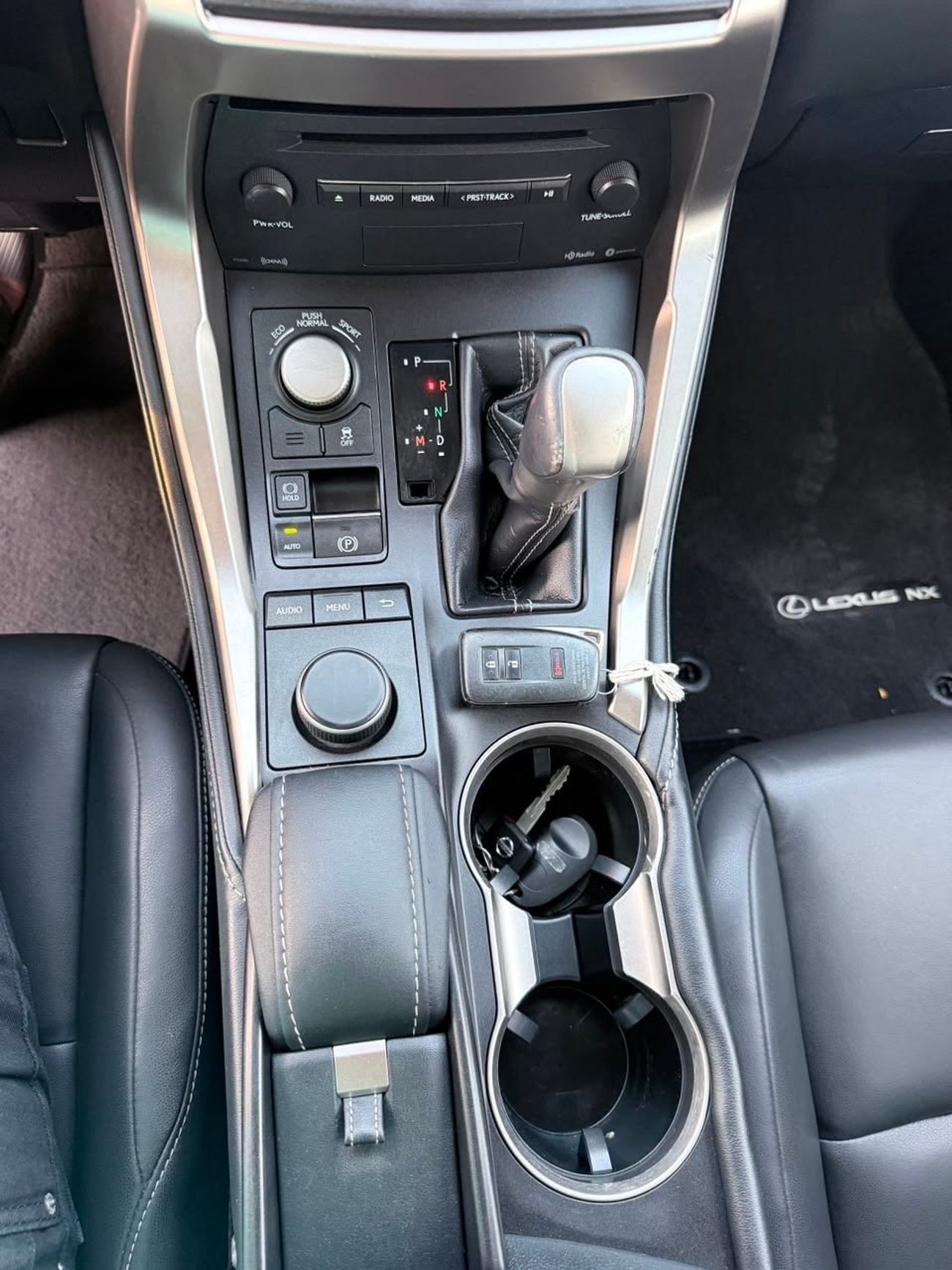 لكزس NX200t STD (NON GCC)