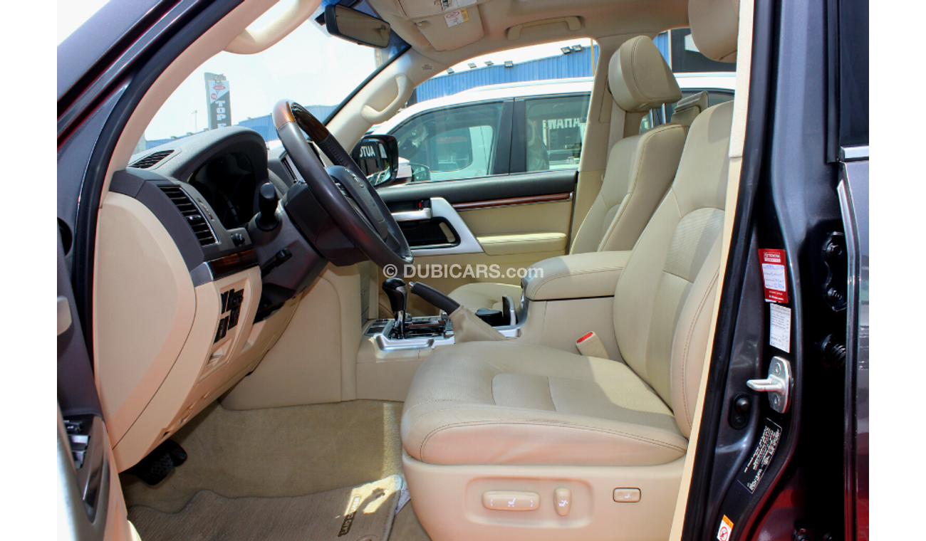 تويوتا لاند كروزر (2017) GXR V8 5.7 GCC, FULL HISTORY SERVICE