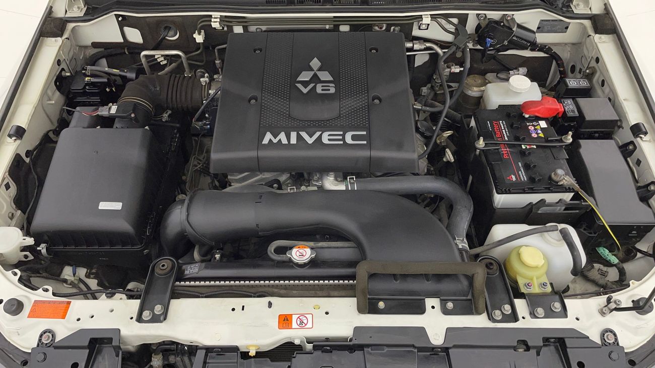 Mitsubishi Pajero GLS HIGHLINE SIGNATURE EDITION 3.8 | Zero Down Payment | Home Test Drive