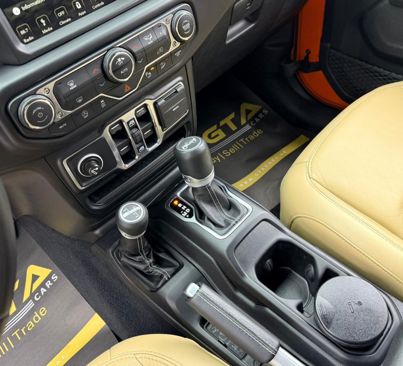Jeep Wrangler Unlimited SAHARA 2019 Jeep Wrangler Unlimited, 2027 GTA Service Pack, Warranty, Full Service History, GCC