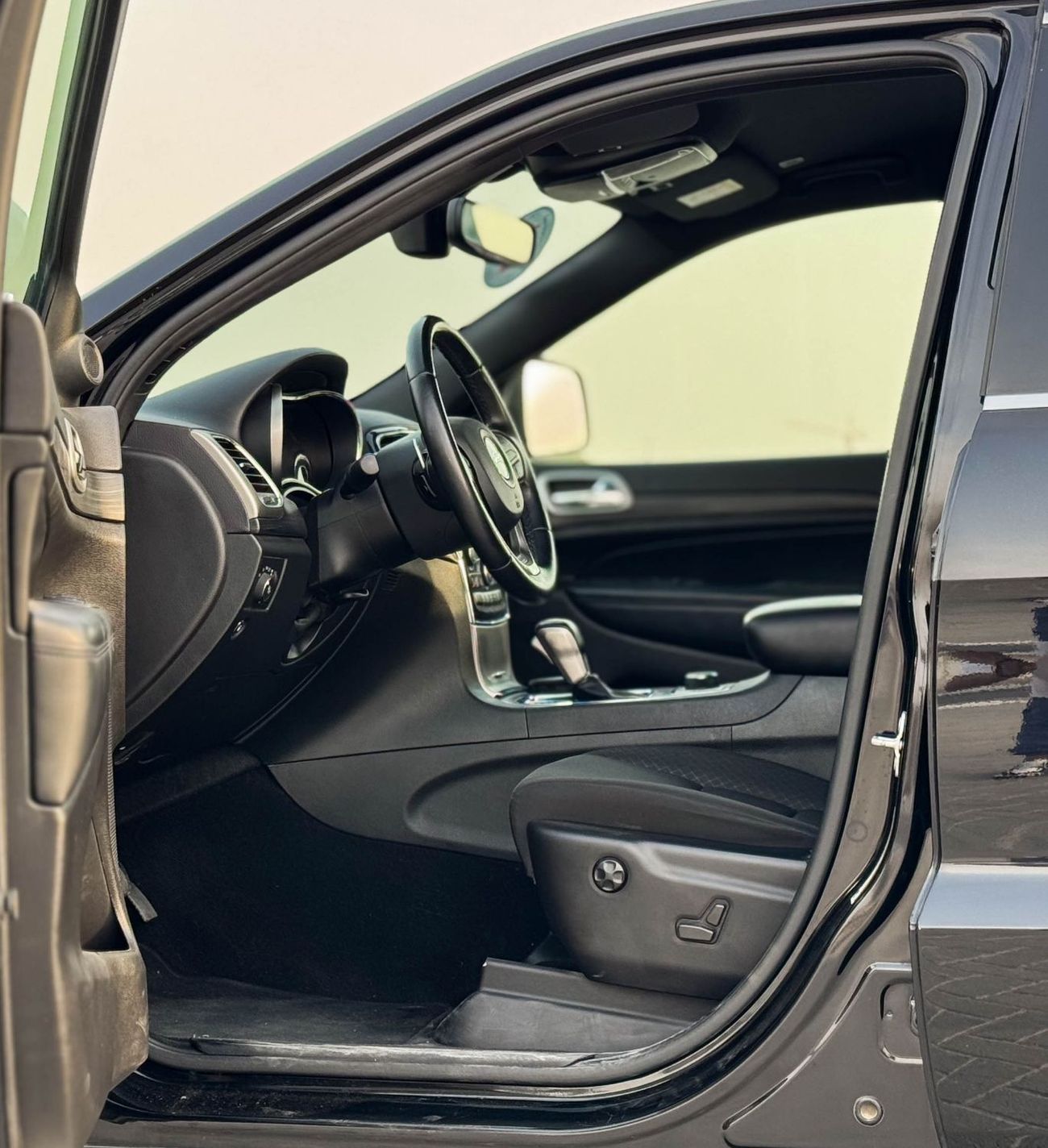 جيب جراند شيروكي جيب جراند شيروكي ٣.٦ لتر | موديل ٢٠٢١، خليجي | حالة ممتازة | قسط شهري ١٬١١١