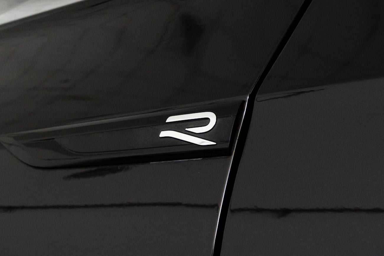 Volkswagen Golf R Base 2.0T