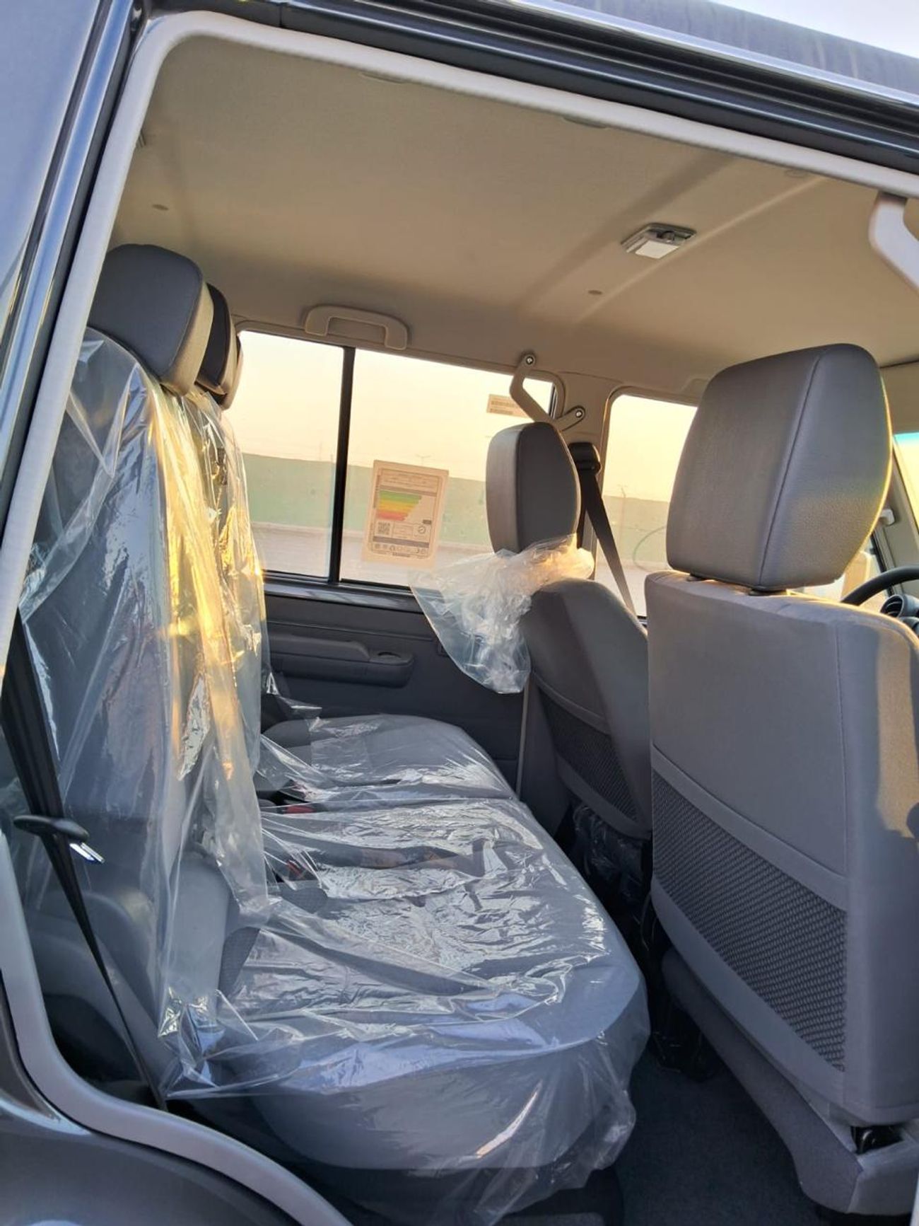 تويوتا لاند كروزر 70 LC76 HARDTOP 4.0L PETROL 5 DOORS M/T FULL OPTION 2025 MODEL