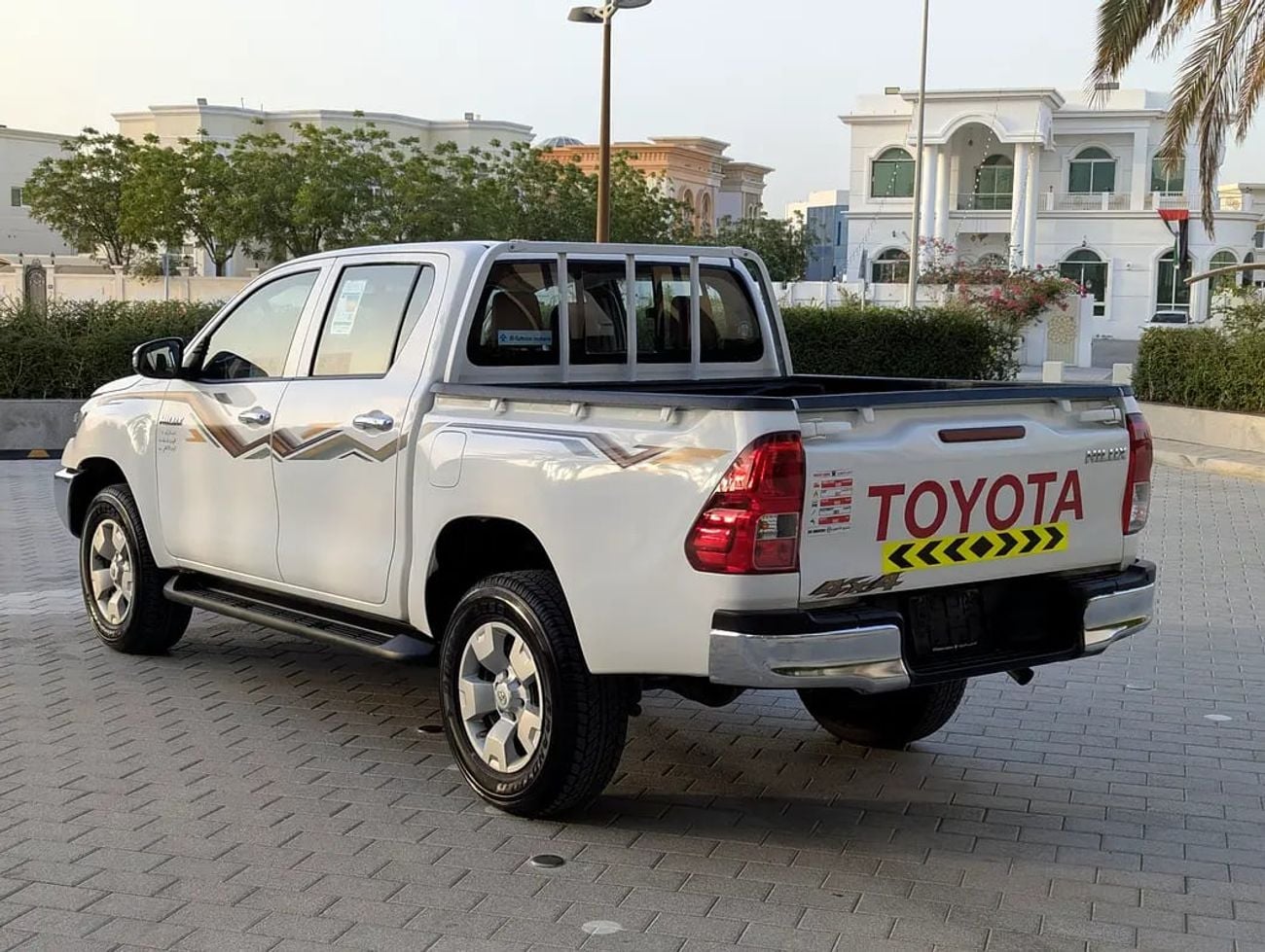 Toyota Hilux GL Diesel GCC Specs | 4x4 Pickup | Excellent Condition | Ready Work Adventure