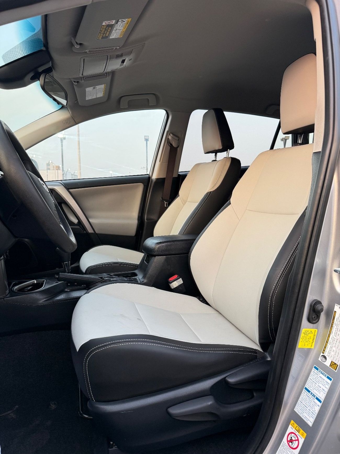 تويوتا راف ٤ LE 2.5L (219 HP)