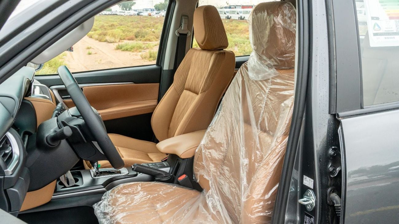 تويوتا فورتونر 2026 Toyota Fortuner VX 4.0L AT Petrol (Gray-Tan)