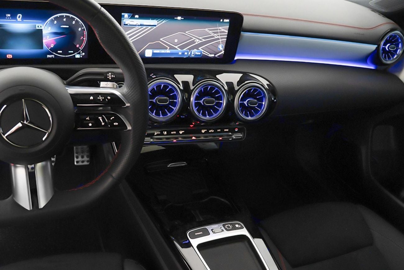 Mercedes-Benz CLA 250 Std 2.0L (224 HP)