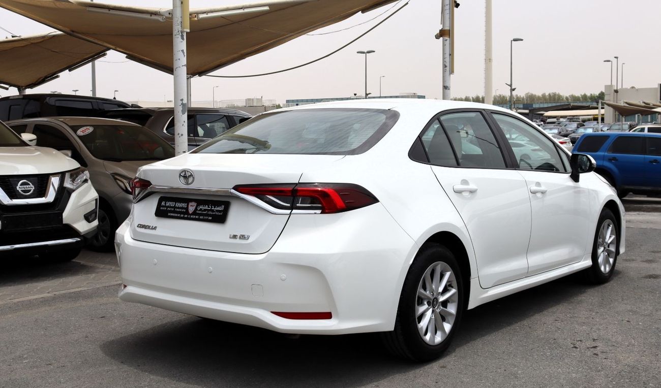 تويوتا كورولا XLI خالية من الحوادث  - خليجي - صبغة وكالة - مكينة 1600 سي سي - انتاج شهر 8 - 2021 -بحالة الوكالة من