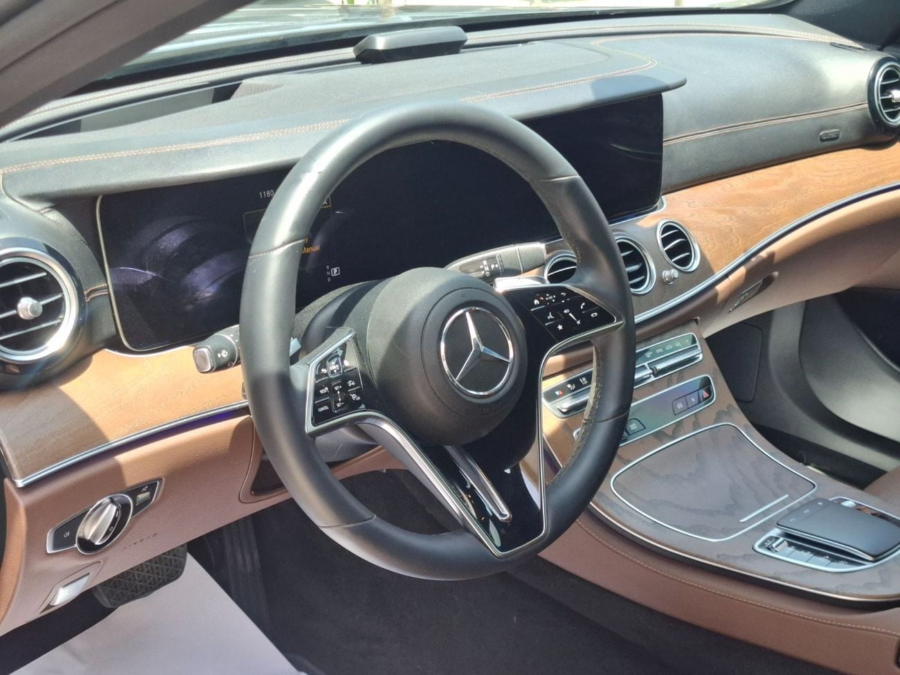 مرسيدس بنز E 250 STD (NON-GCC) مرسيدس بنز 2022