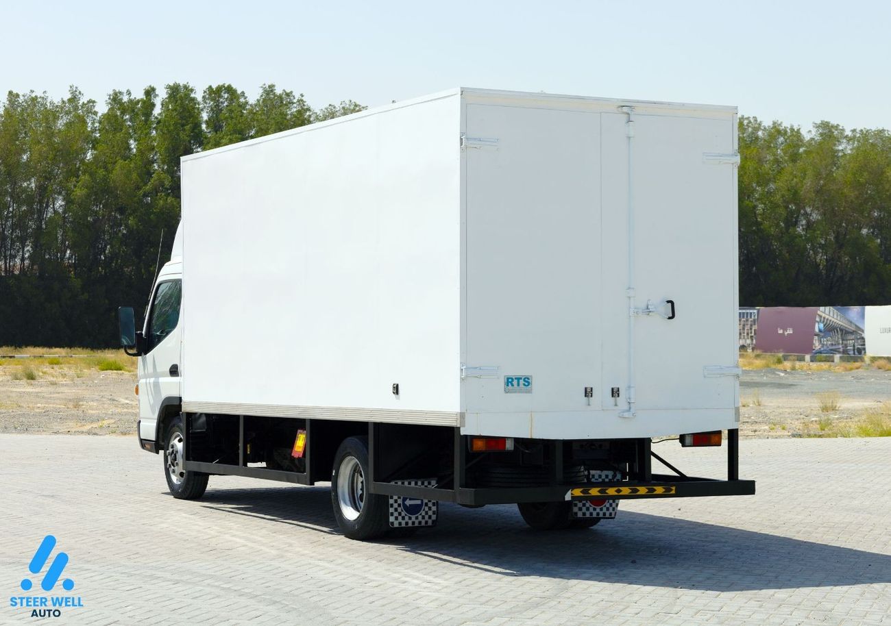 Mitsubishi Fuso Canter 2021 Fuso Pick Up with Dry Box 3.0L - Like New Condition - GCC - Book Now!