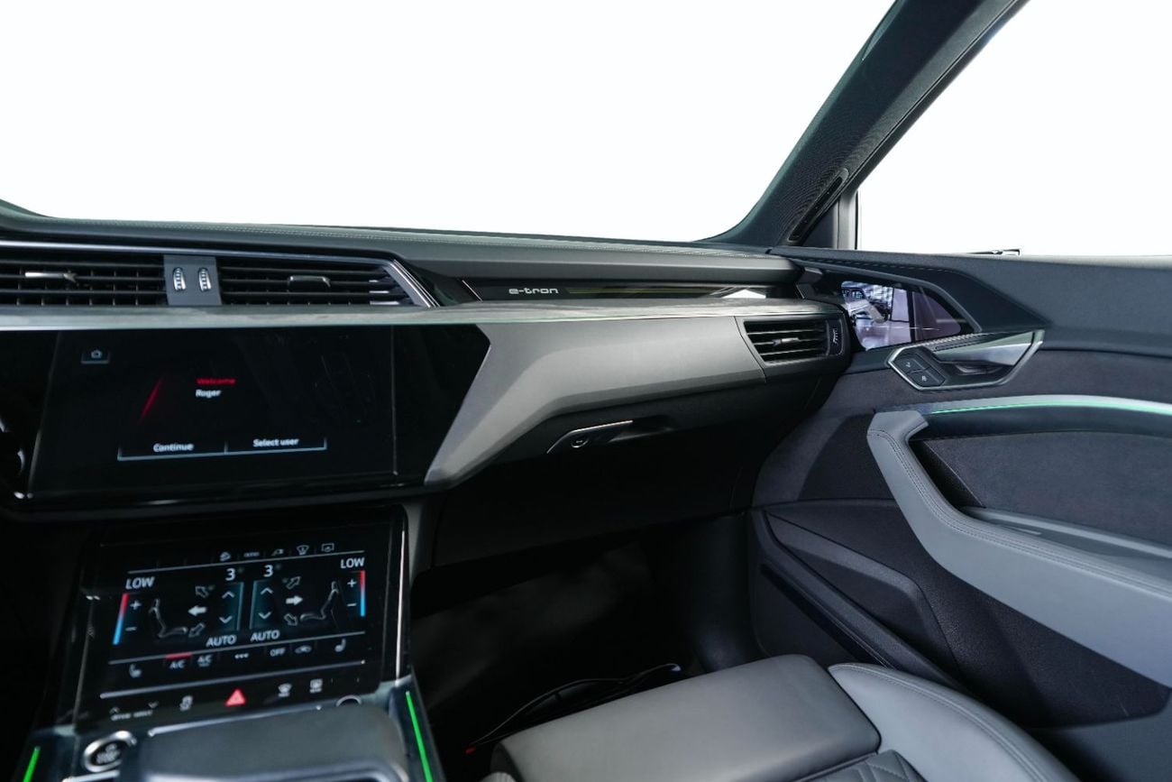 Audi Q8 e-tron 55 S-LINE 55 Sportback Coupe-S Line-GCC-Audi Warranty And Service Contract