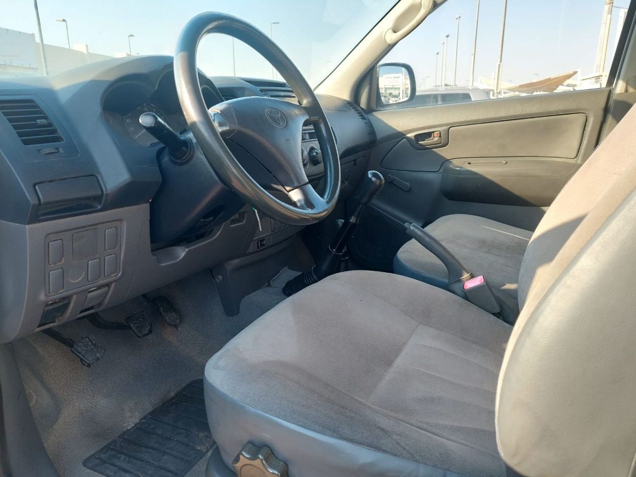 Toyota Hilux DC 4WD 2.7L PETROL MANUAL TRANSMISSION