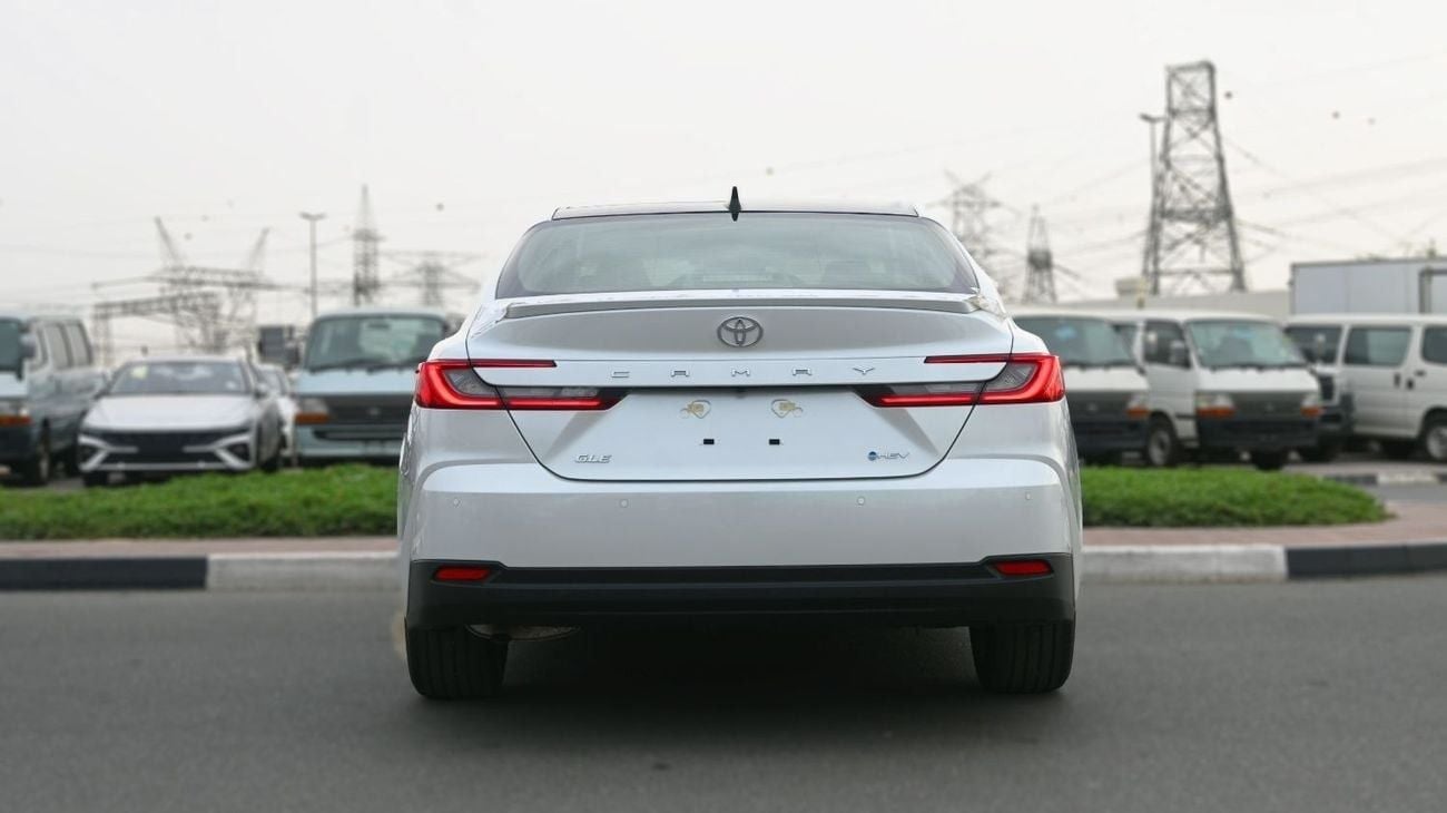 Toyota Camry GLE 2.5L Toyota Camry Hybrid GLE
