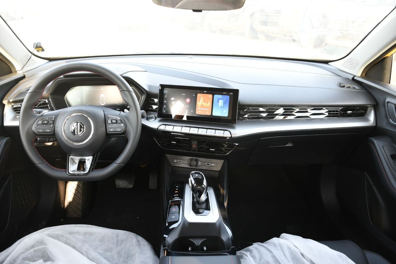 أم جي GT 1.5L Turbo Petrol Full option ( Ready Stock ) (UAE Possible)