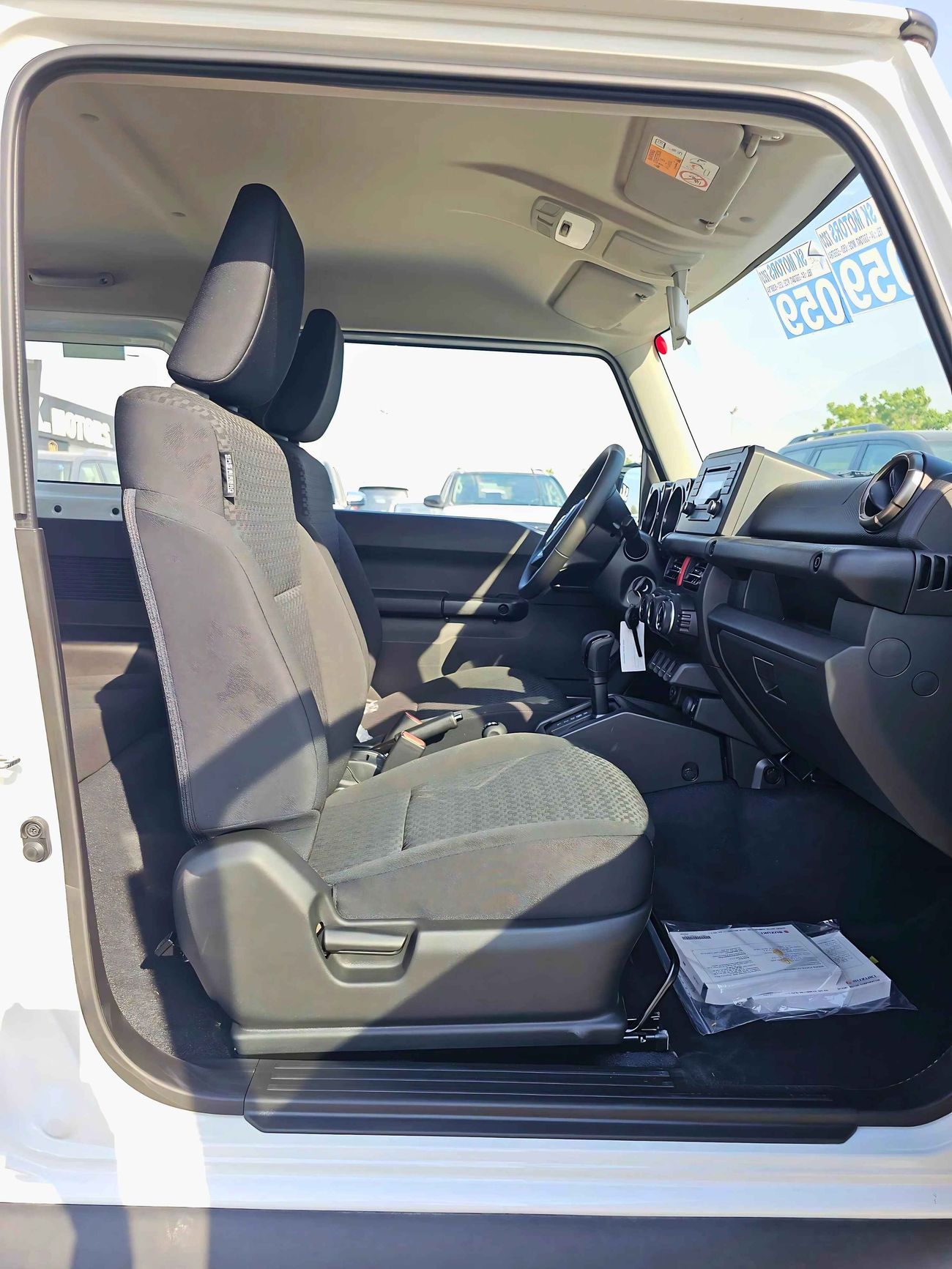 Suzuki Jimny GLX / A/T / 1.5L V4 PETROL / 3 DOOR / ALL GRIP OFF ROAD / 4WD (CODE # GLX)