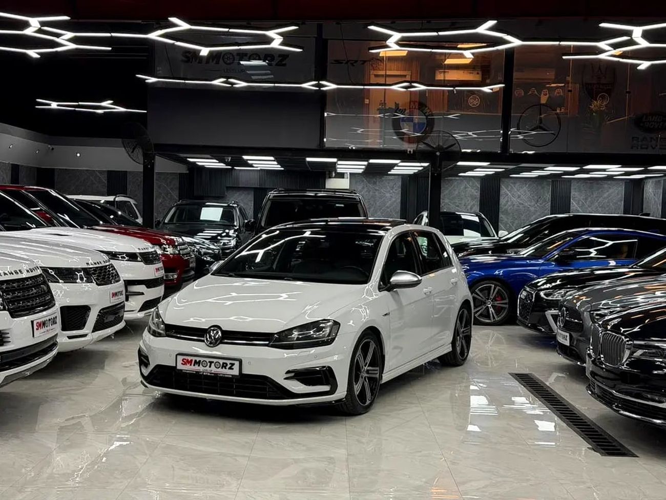 فولكس واجن جولف ار Vw R | 1 Owner | Original Paint | GCC Specs | No Accidents