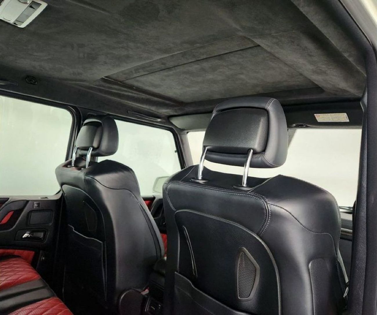 Mercedes-Benz G 63 AMG 5.5L-8 CYL FULL OPTION ORIGINAL PAINT LOW KILOMETER DRIVEN - EXCELLENT CONDITION