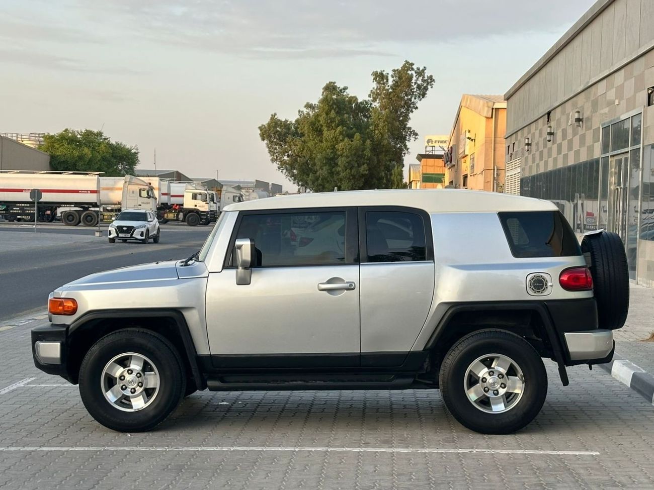 Toyota FJ Cruiser خليجي