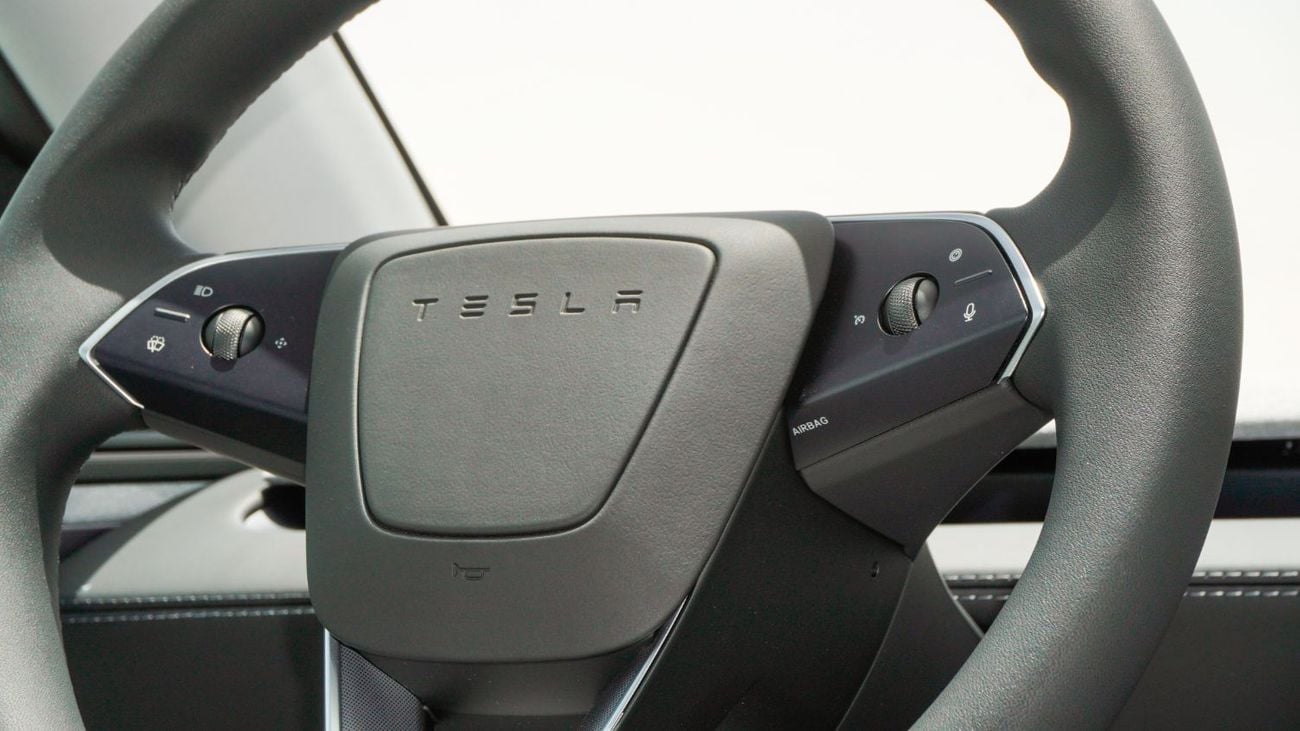 تسلا موديل Y Tesla Model Y Long Range Version/20 Inches AWD .Export Price.