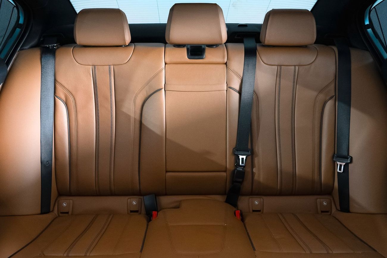 بي أم دبليو 530i Luxury 2.0L