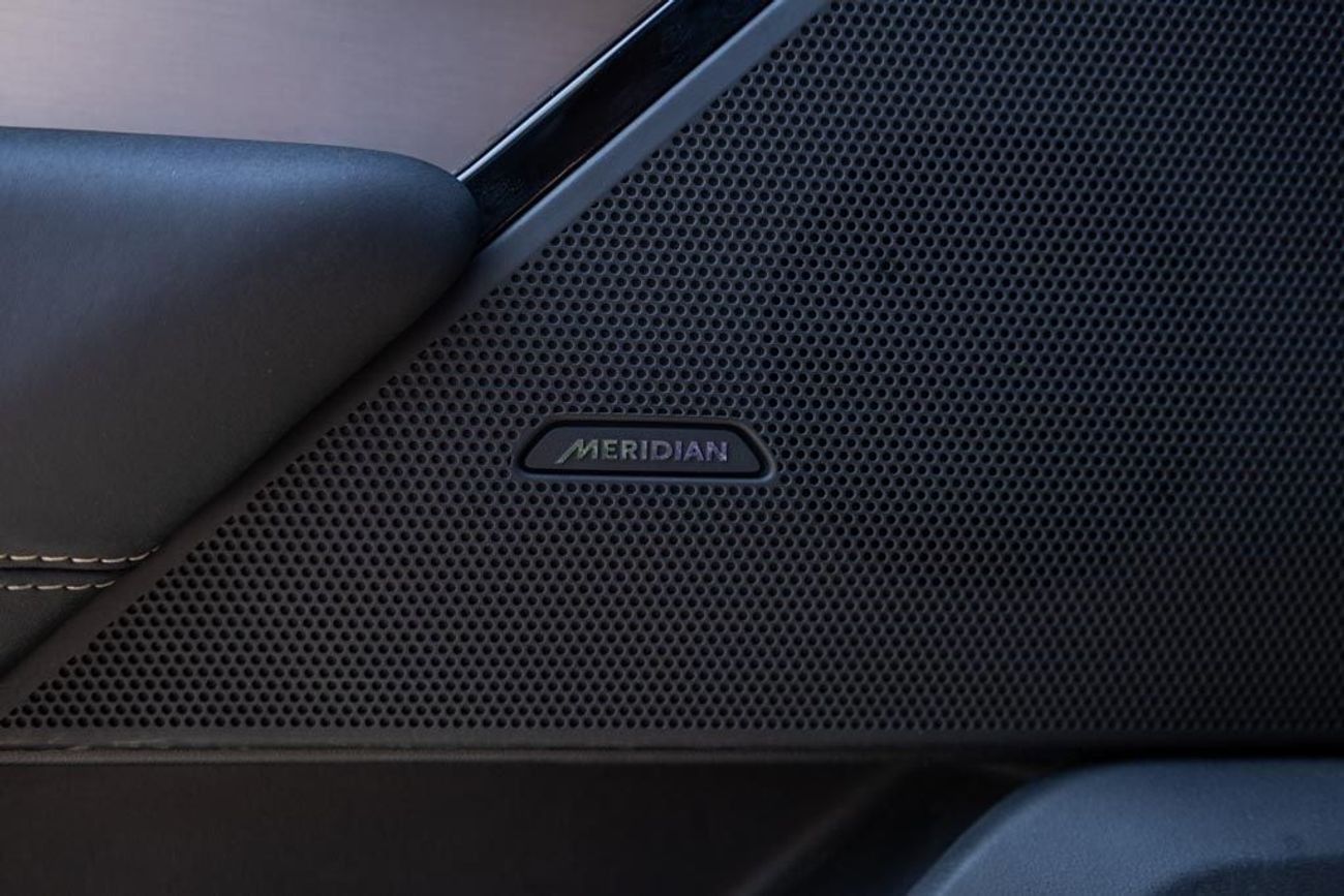 Land Rover Range Rover Velar P250 R-Dynamic S 2.0L Range Rover Velar P250 R-Dynamic S 2022 European Specs under Warranty with Fle