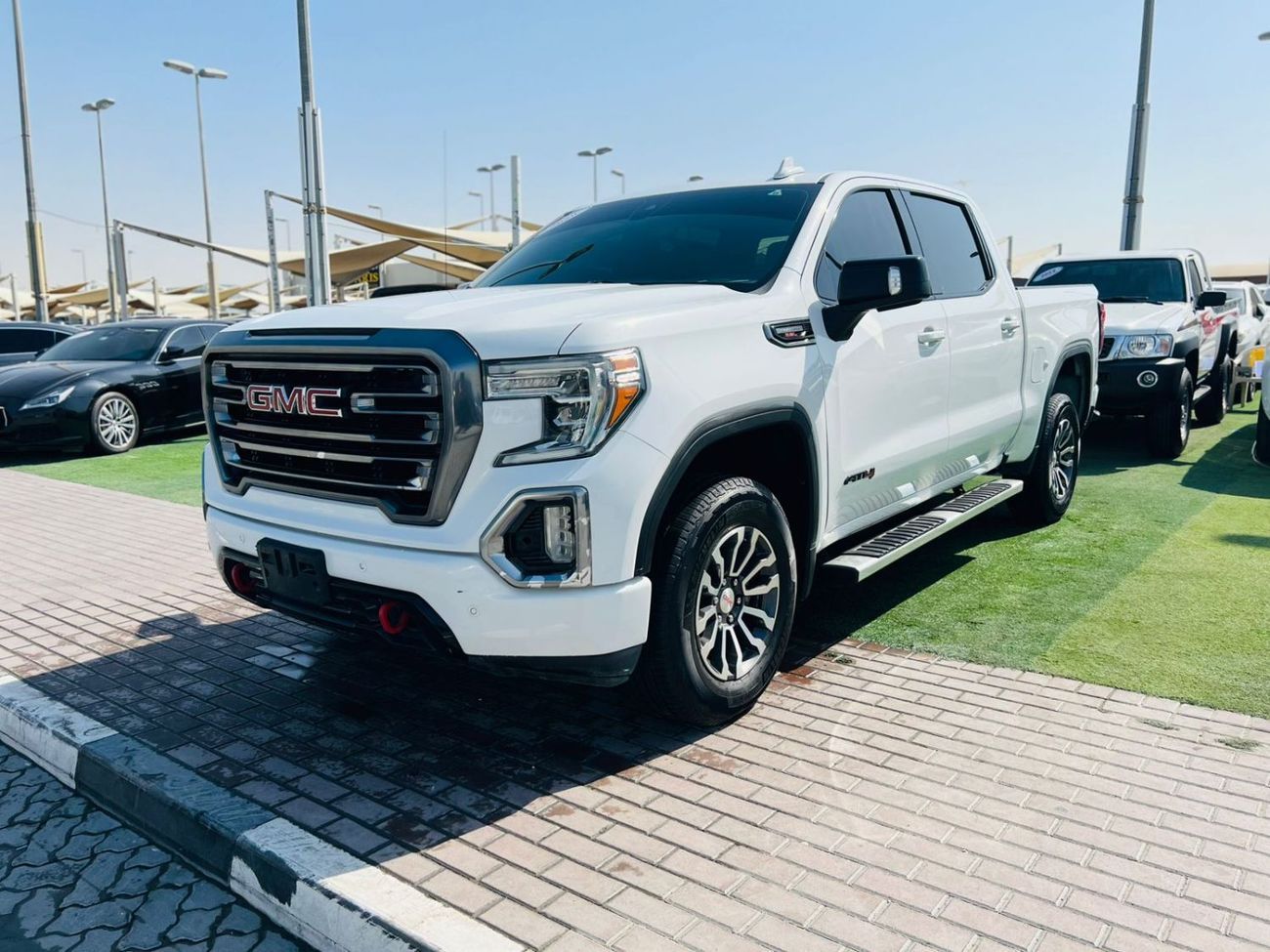 GMC Sierra GMC SIERRA 2020 5.3L V8 SLT Crew Cab (AWD)